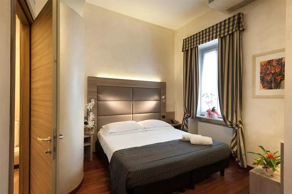 Heart Hotel Milano 4*,