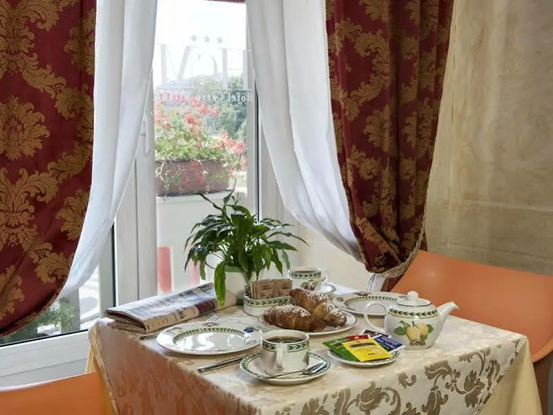 Heart Hotel Milano 4*,