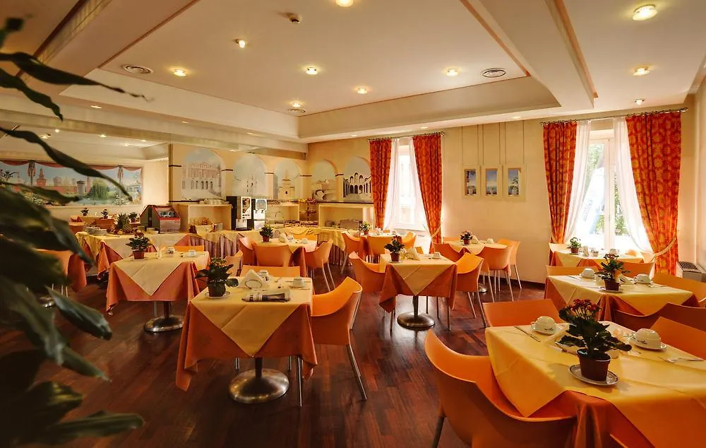 ****  Heart Hotel Milano Italy